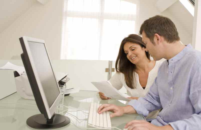 Crédit et prêt professionnel : simulation en ligne, taux 2025 et rôle de la banque