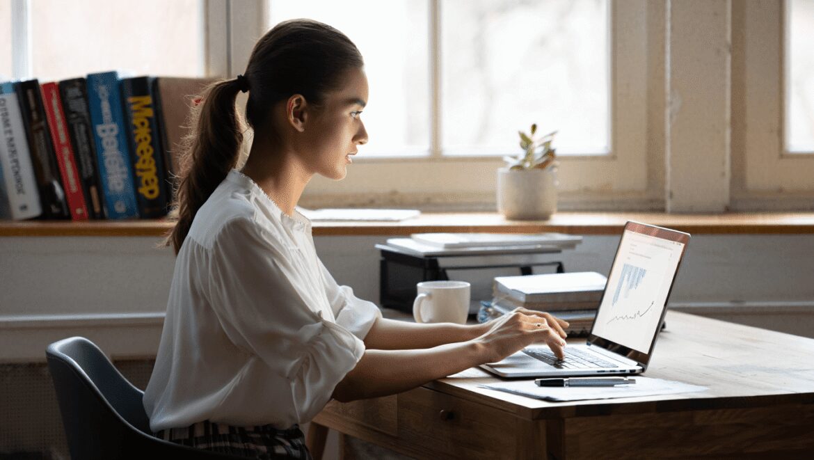 Dropshipping as a Side Hustle: Time Commitment, Challenges & ROI