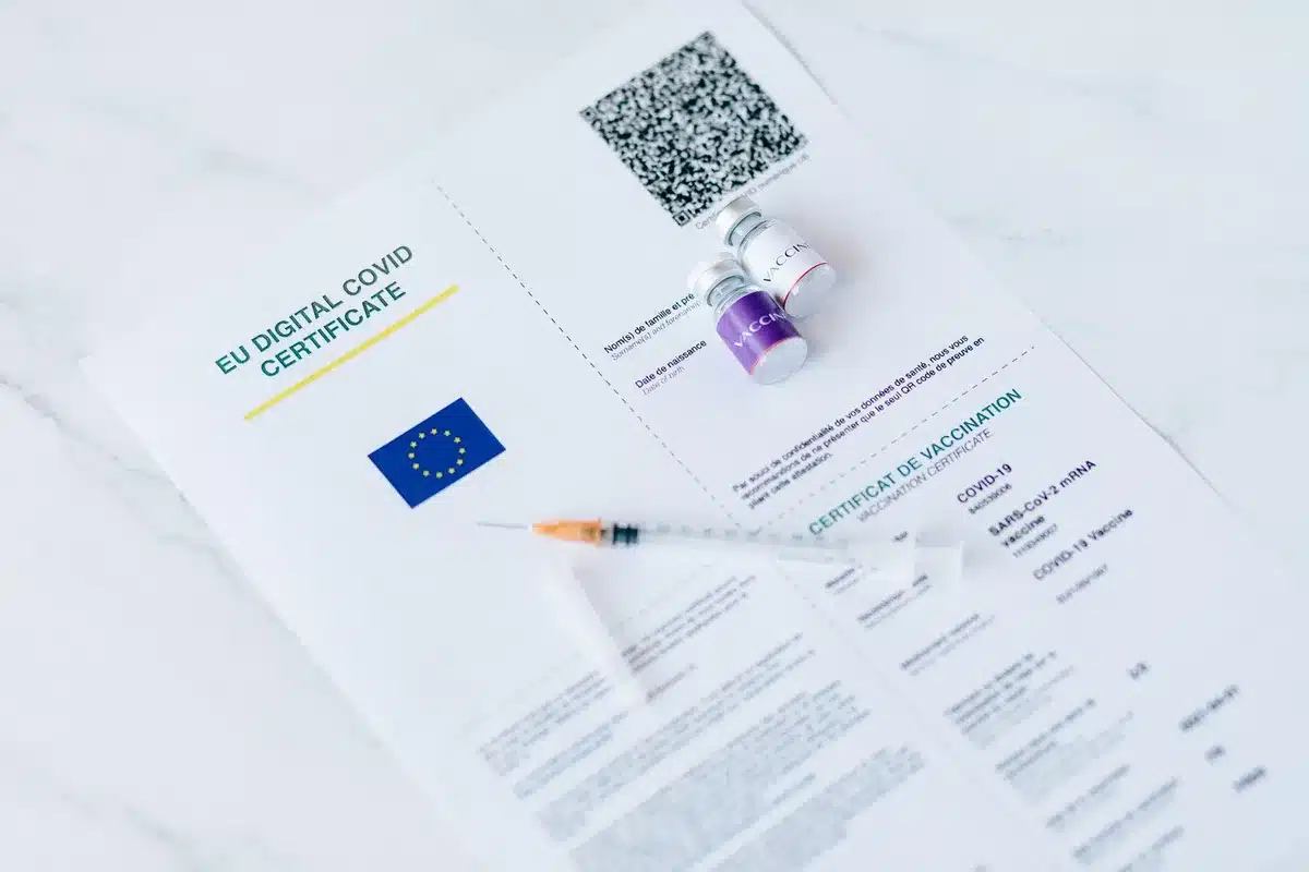 Documents et certificat médical préparés pour transmission à l'employeur
