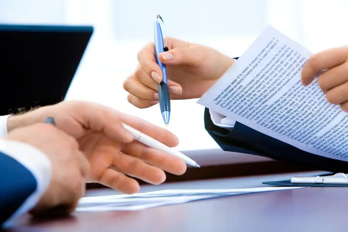 Documents administratifs et carte grise pour la vente d'un véhicule