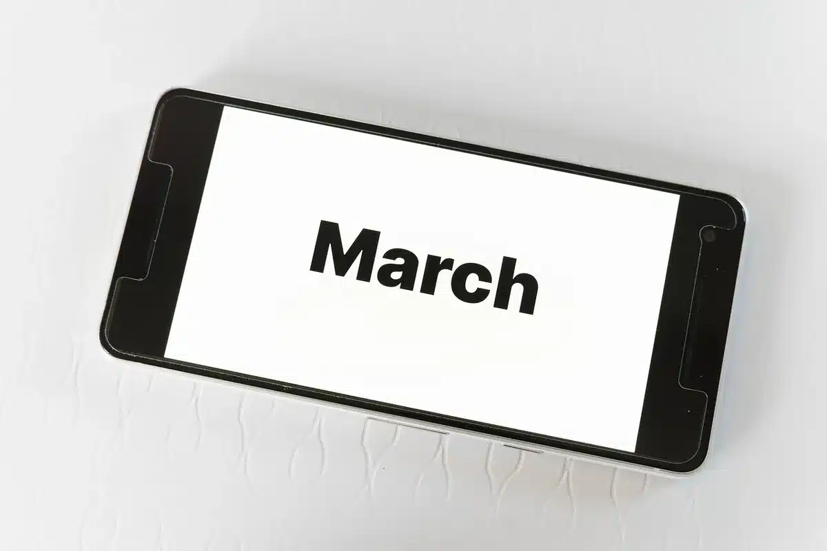Calendrier annuel marqué avec le nombre de jours travaillés